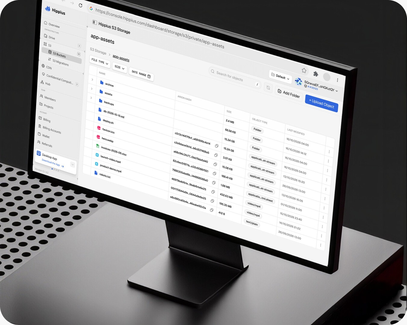 Die S3-Speicherseite der Hippius-Konsole mit den Objekten eines Buckets auf einem Desktop-Monitor